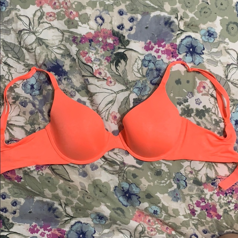 Victoria’s Secret Uplift Semi Demi Bra